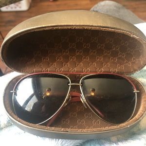 Gucci chainlink aviator sunglasses in red/black